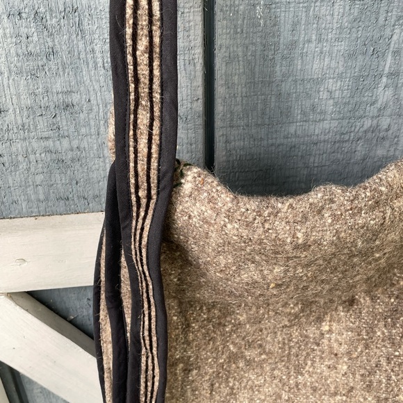 NWOT Embroidered Wool Exterior Crossbody Bag Boho Style - Picture 8 of 9